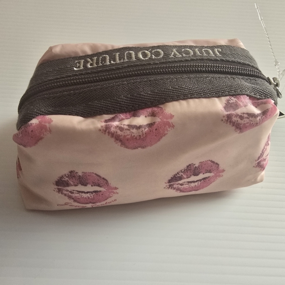 NWT Juicy Couture Pink Kiss Print Cosmetic Bag